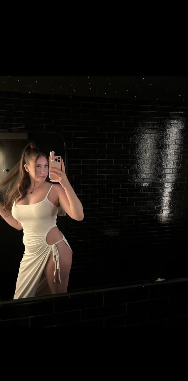 I’m available for sex hookup 🍆❤️👅🍑💕 - Image 2